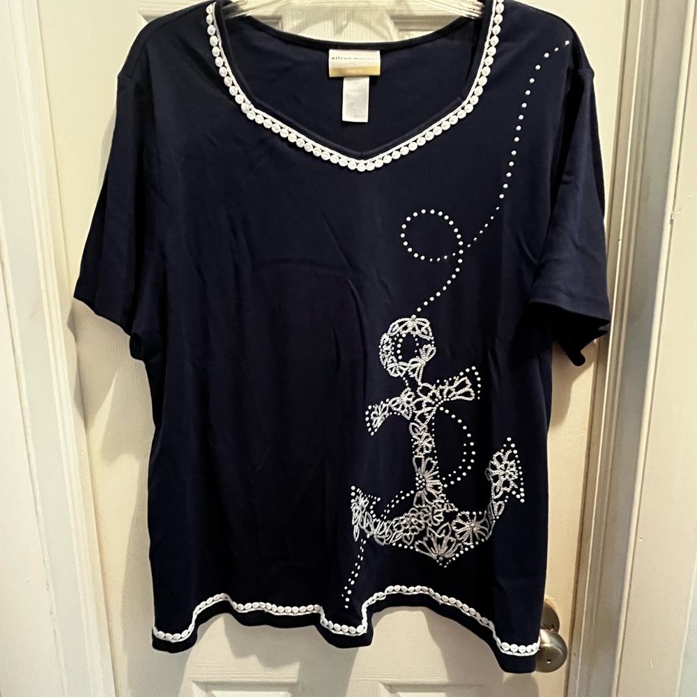 Ladies 2X top.